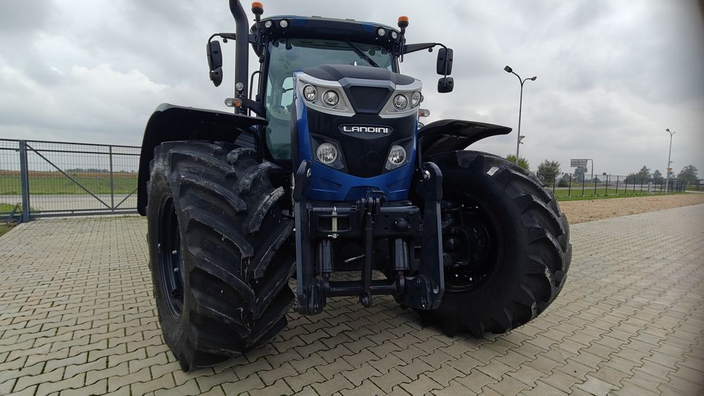 Ciągnik rolniczy Landini 7-170 RS 165KM 6cyl. Automat nowy bogaty 25r