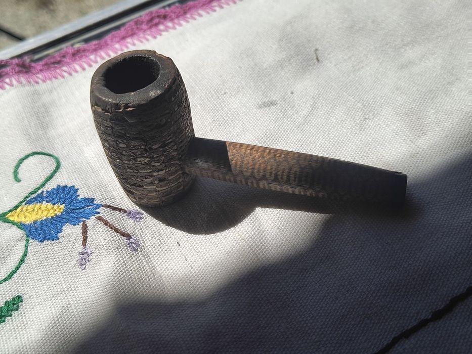 Stara fajka wykonana z kolby kukurydzy