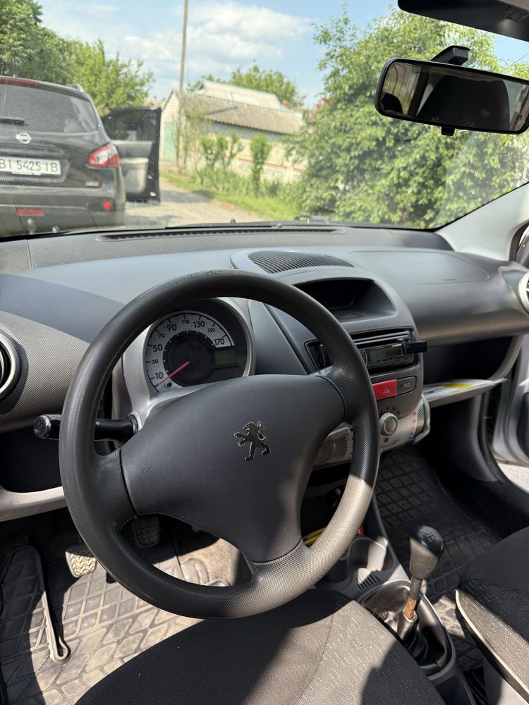 Peugeot 107 2012 року