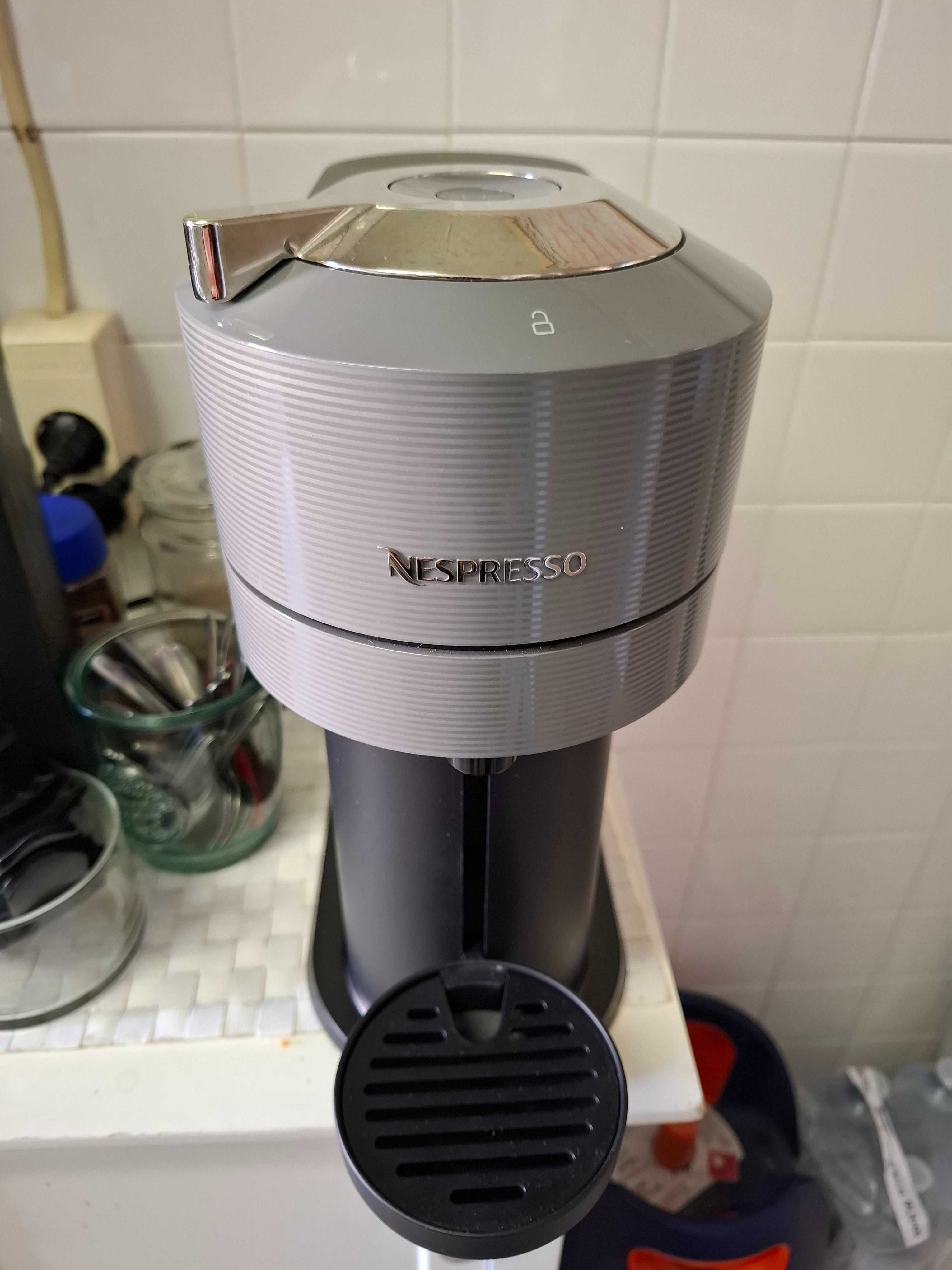 Maquina café Nespresso Vertuo