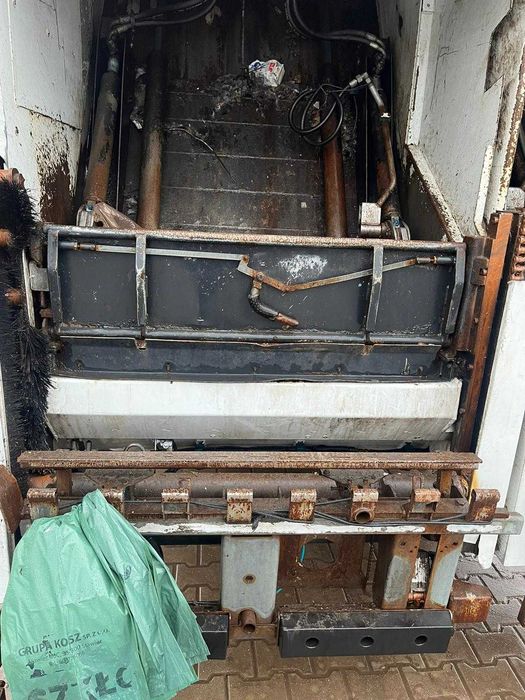 Śmieciarka Renault Gama D / Eur6 / GeesikNorba 2komory / BDB