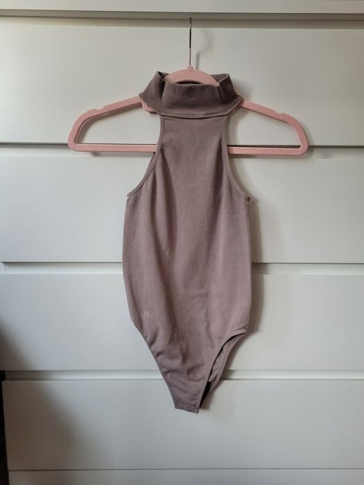 Beżowe elastyczne prążkowane body zara hoker XS S