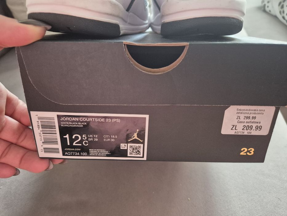 Buty Nike Jordan wyższe rozmiar 30