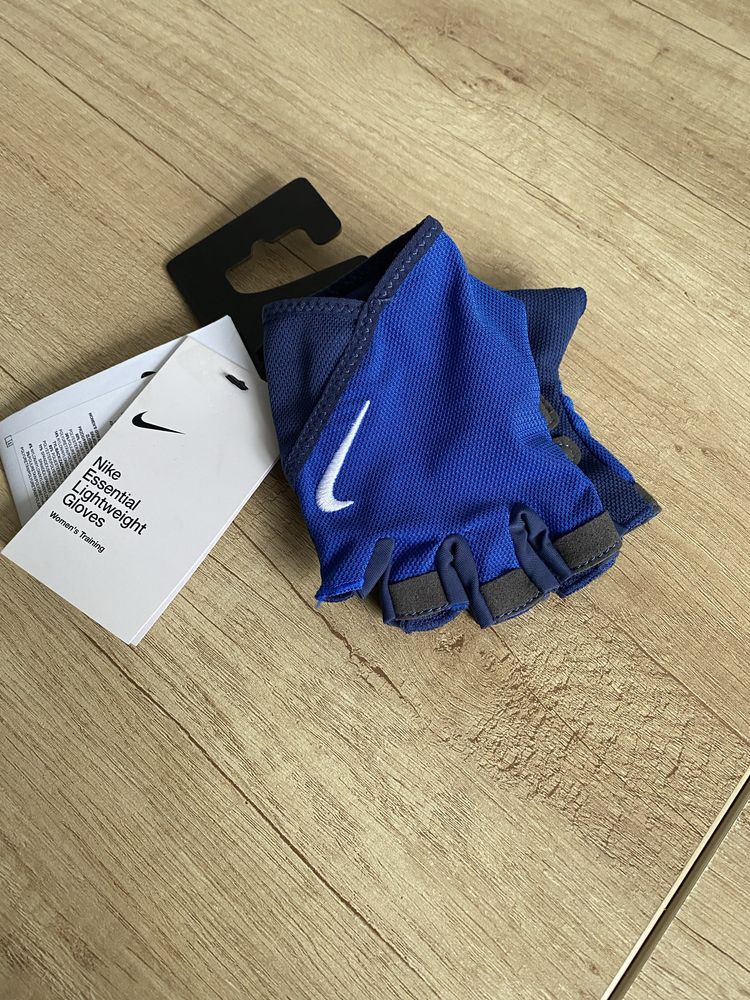 Перчатки для спорта nike женские