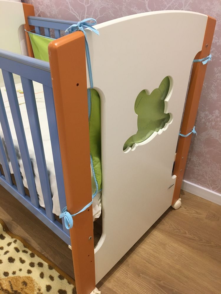 Cama de grades + colchão ortopédico em muito bom estado.
