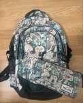 Na compra da mochila ganha o estojo grátis