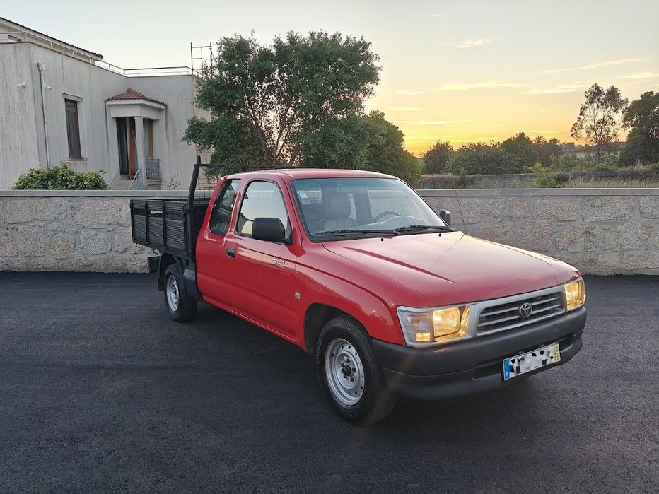 Toyota hilux x-cab pick-up 4x2