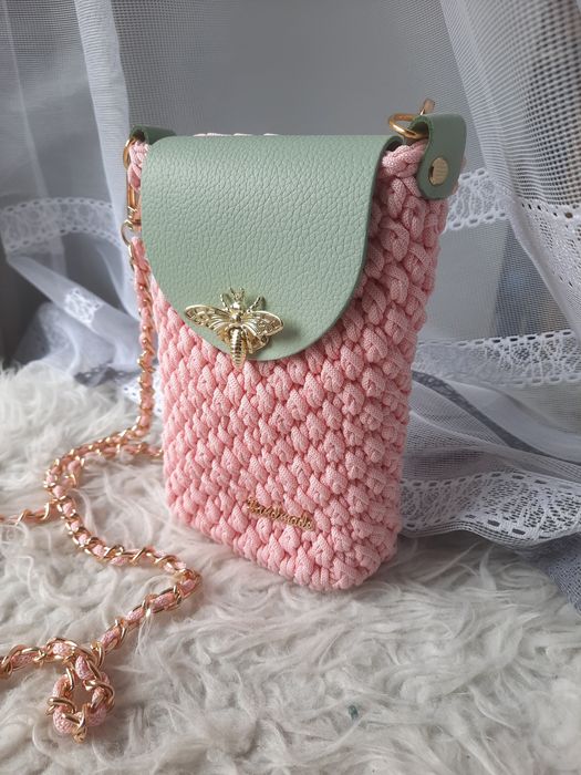 Mini torebka etui na telefon handmade jasny róż pistacja pszczoła łańc