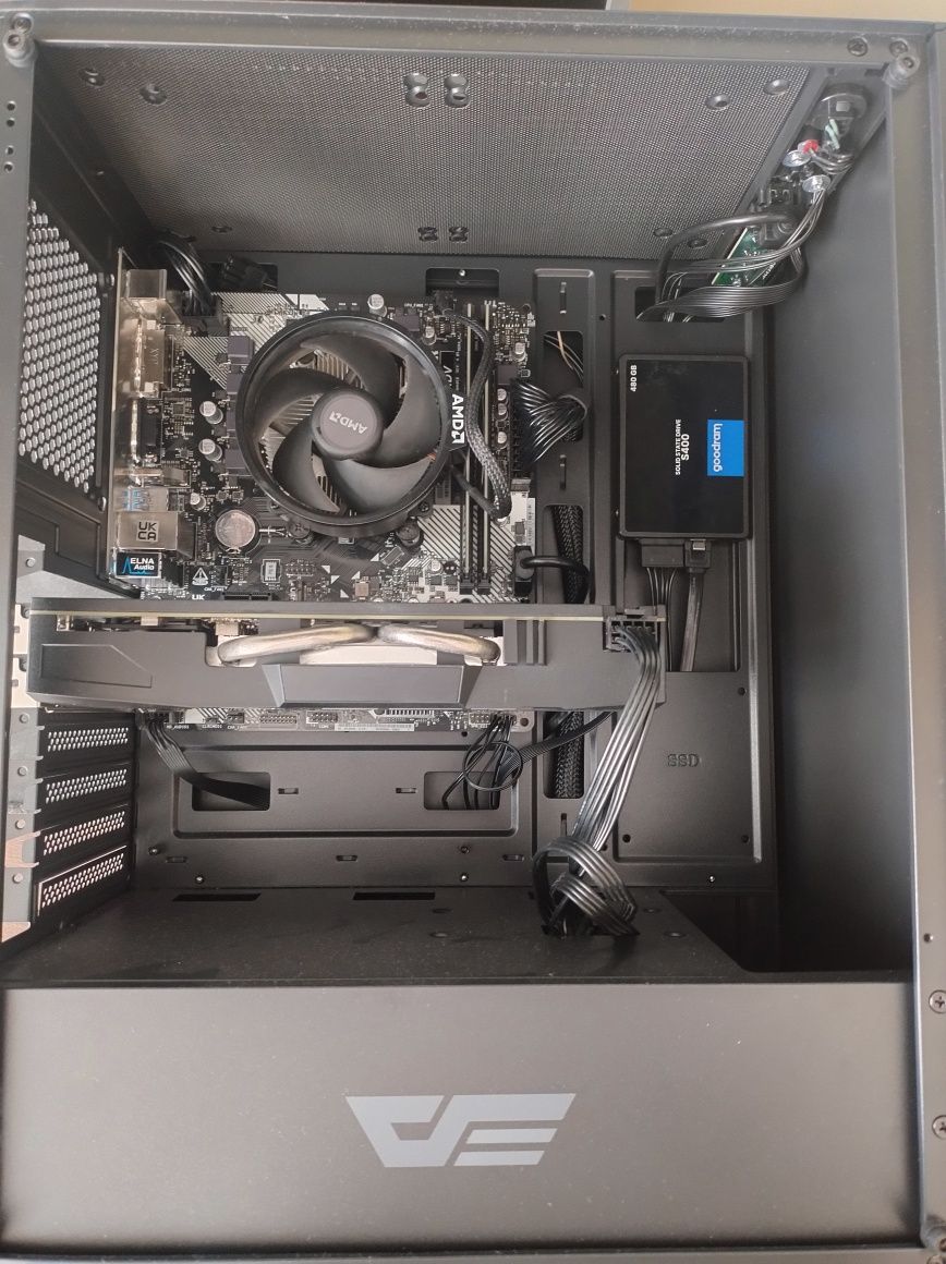 Komputer Do  Gier RX580 8gb/ Ryzen 5 3500x/ 16gb Ram/ SSD/ Win10