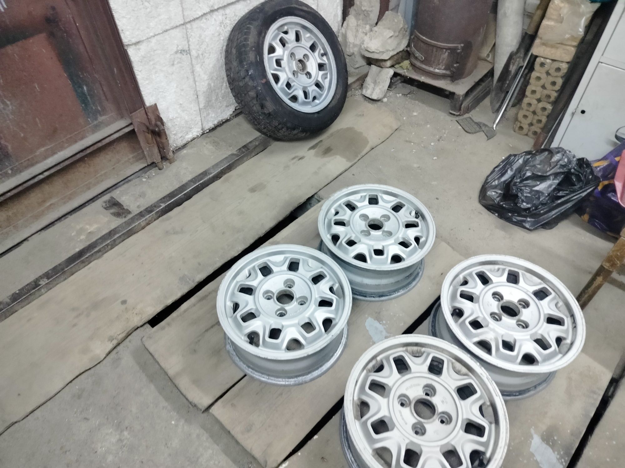 Диски r14 6j et45 4*100 Audi 80 b2 (5шт)