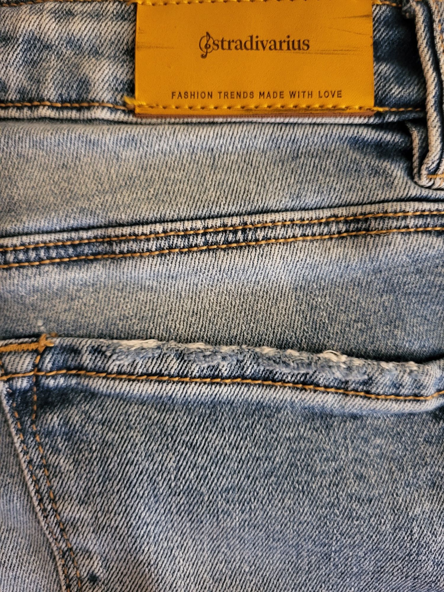 Джинсы Stradivarius New