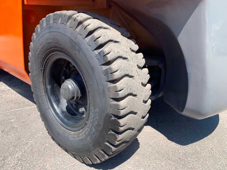 Навантажувач вилковий Mitsubishi на 15 великих нових колесах пневмо