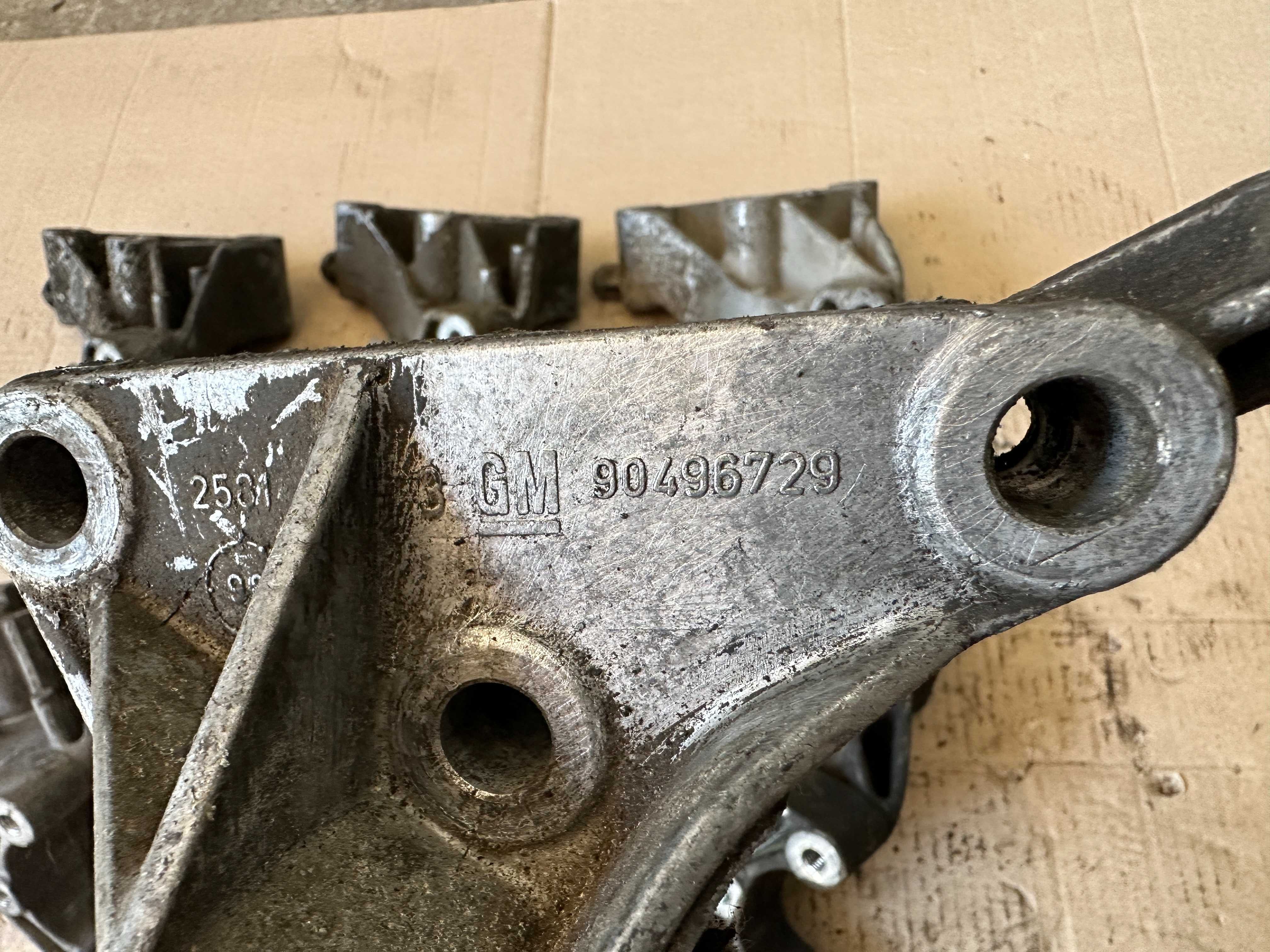 Кронштейн двигателя задний opel vectra b 90496729