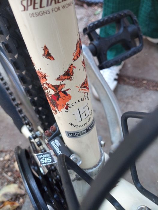 Bicicleta de montanha BTT criança Specialized	- Como Nova. Roda 26*