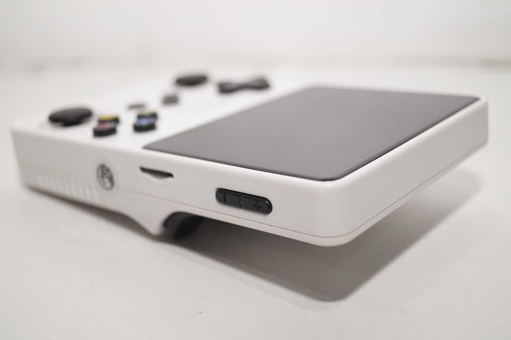 1565 Game console Konsola retro do gier R36S biała
