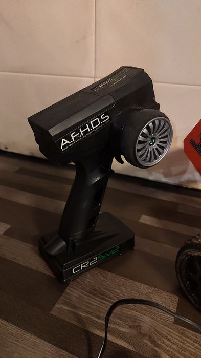 Carro telecomandado a gasolina