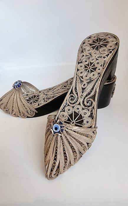 Srebrzone pantofle Plater, drewno, szkło oko proroka
