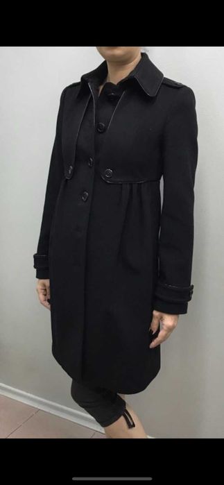 Продается женское пальто бренда Burberry