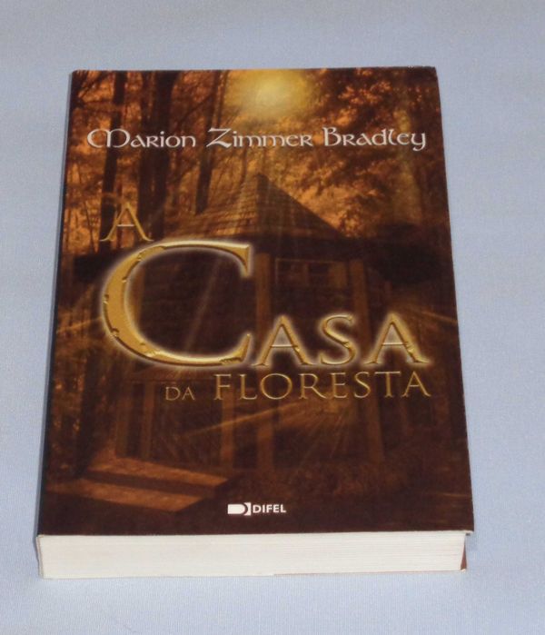 A Casa da Floresta de Marion Zimmer Bradley (NOVO)