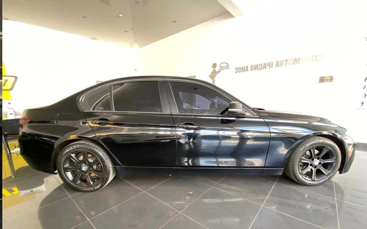 BMW 328 2012 року