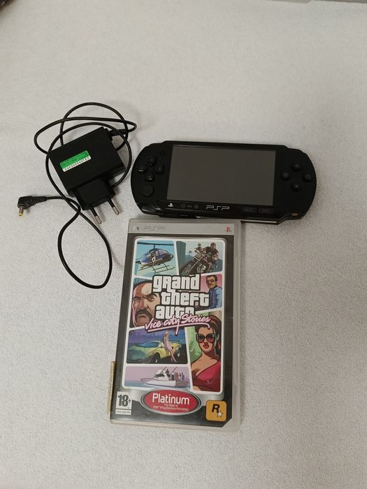 Sony PSP E1004 Street – konsola przenośna + oryginalna bateria