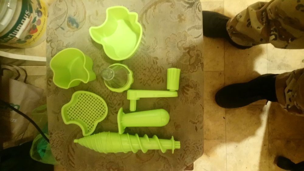 Reczna wyciskarka do warzyw i owoców