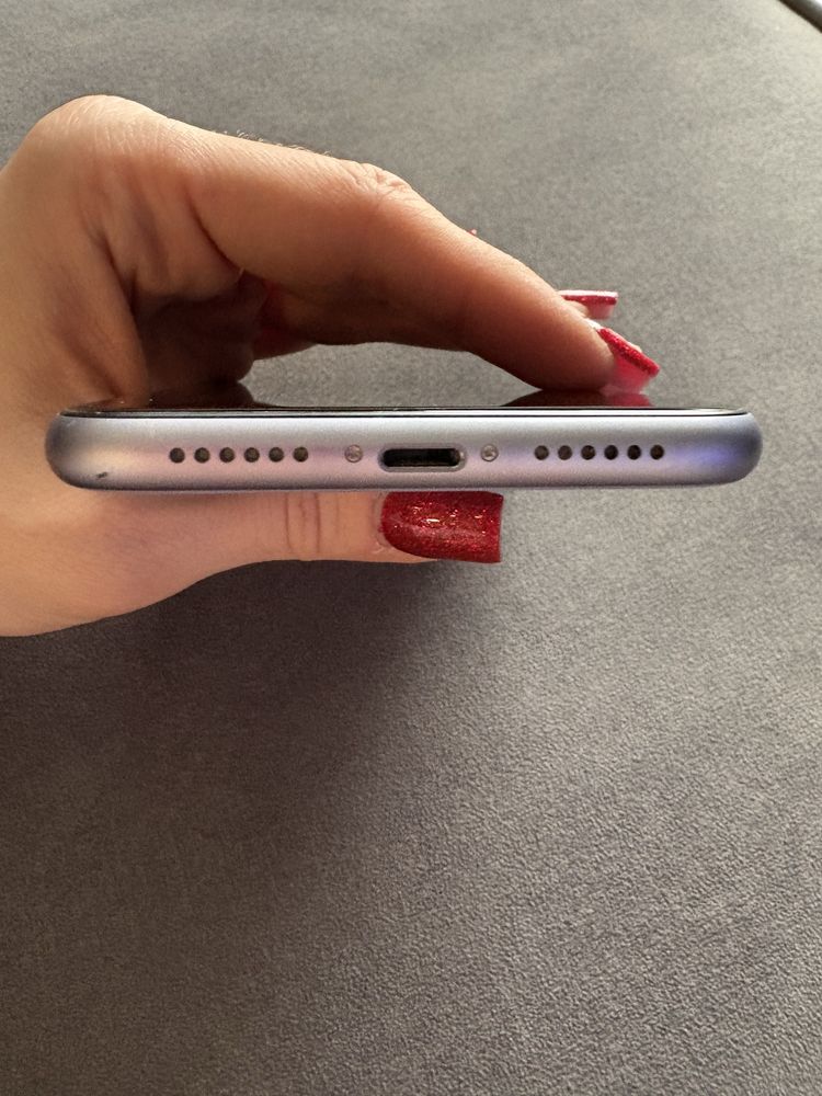 Iphone 11 fioletowy 64 GB