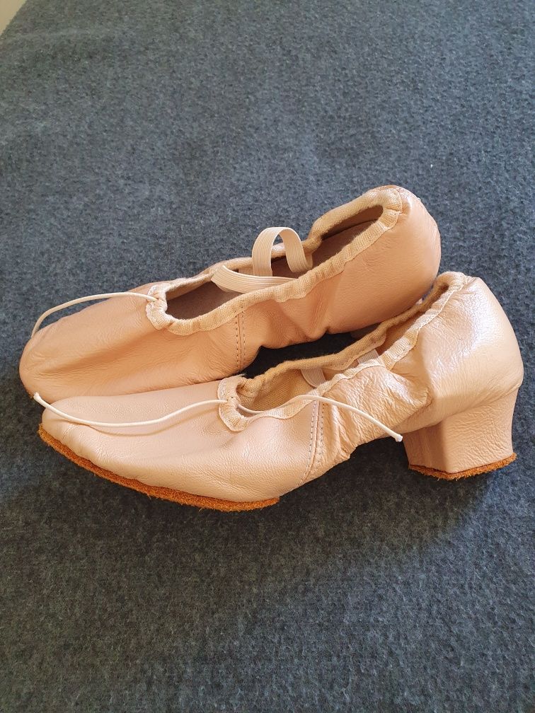 Sapatos ballet/caracter em pele 36/37