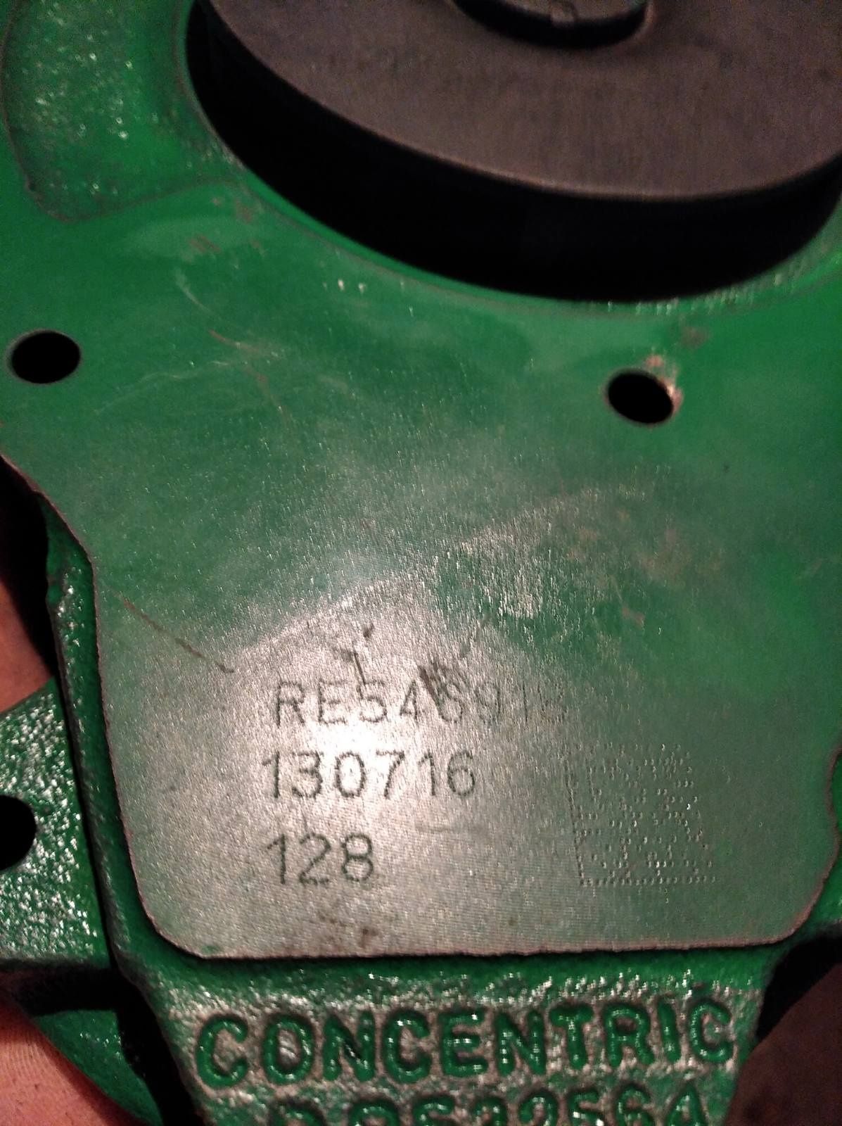 Водяной насос RE523169, RE546918, SE501227\ John Deere