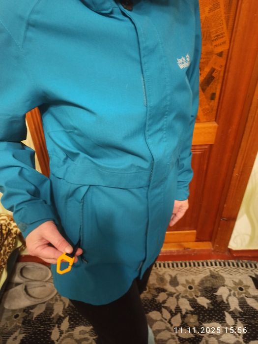 Жіноча куртка Jack Wolf waterproof розмір xs/s.