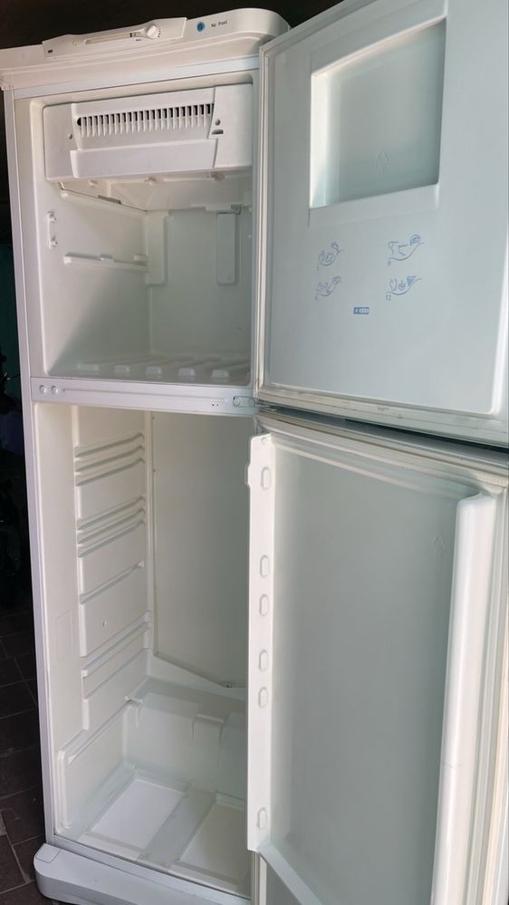 Продам холодильник Indesit no frost