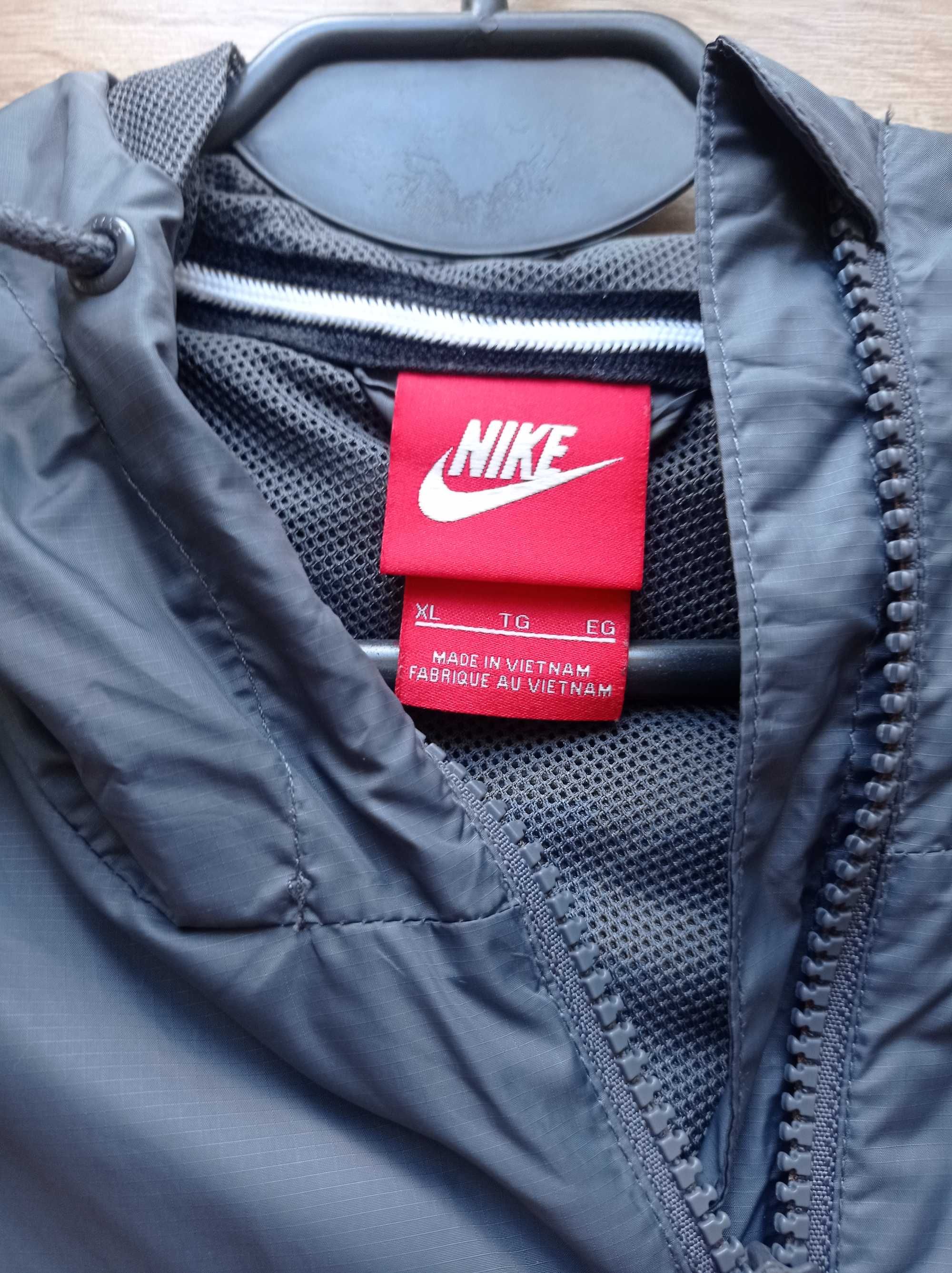 Kurtka wiatrowa Nike