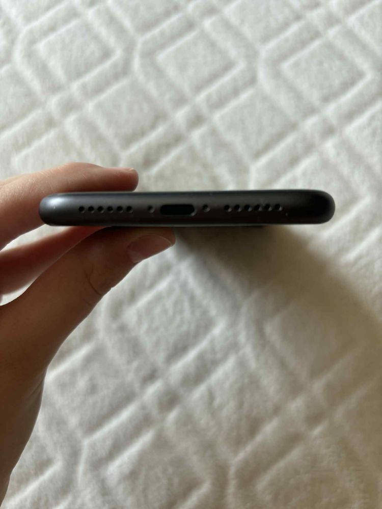 Iphone 11 stan bardzo dobry
