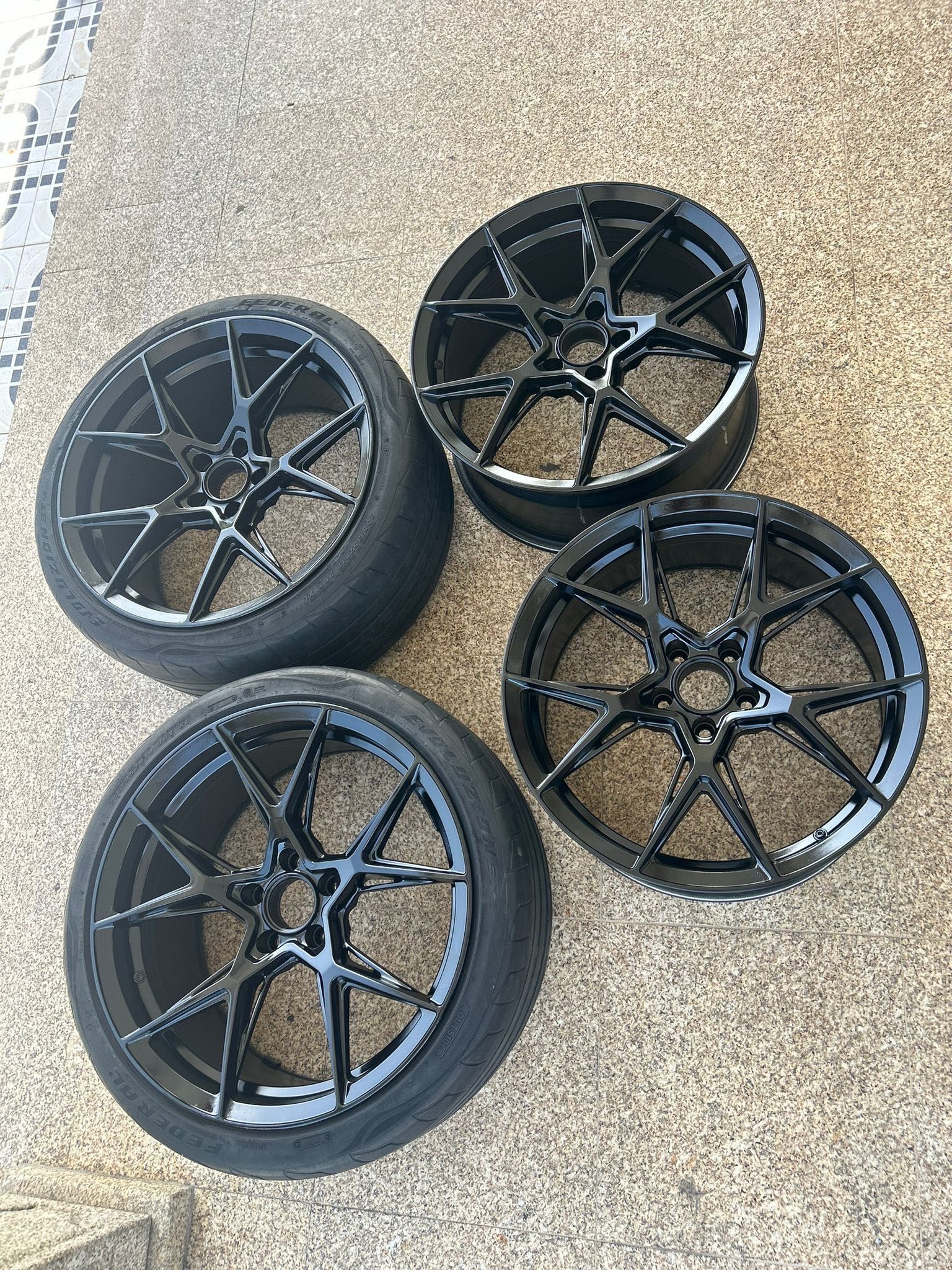 Negociável Vendo ou troco Jantes 19 5x112