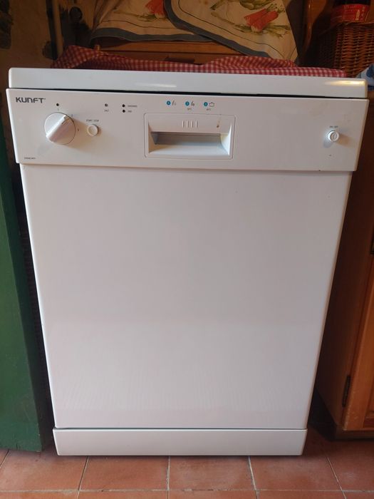 Máquina de lavar loiça marca Kunft