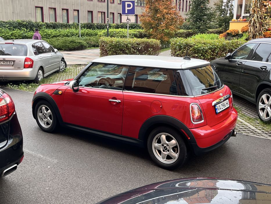 Mini Cooper R56 1.6 Aut 122лс