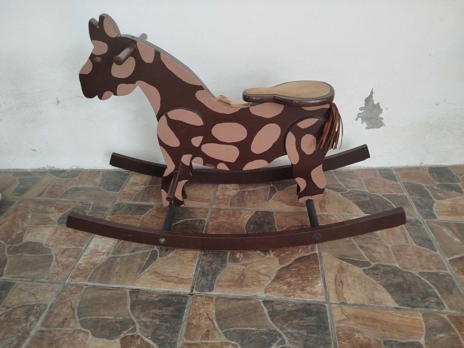 cavalinho em madeira