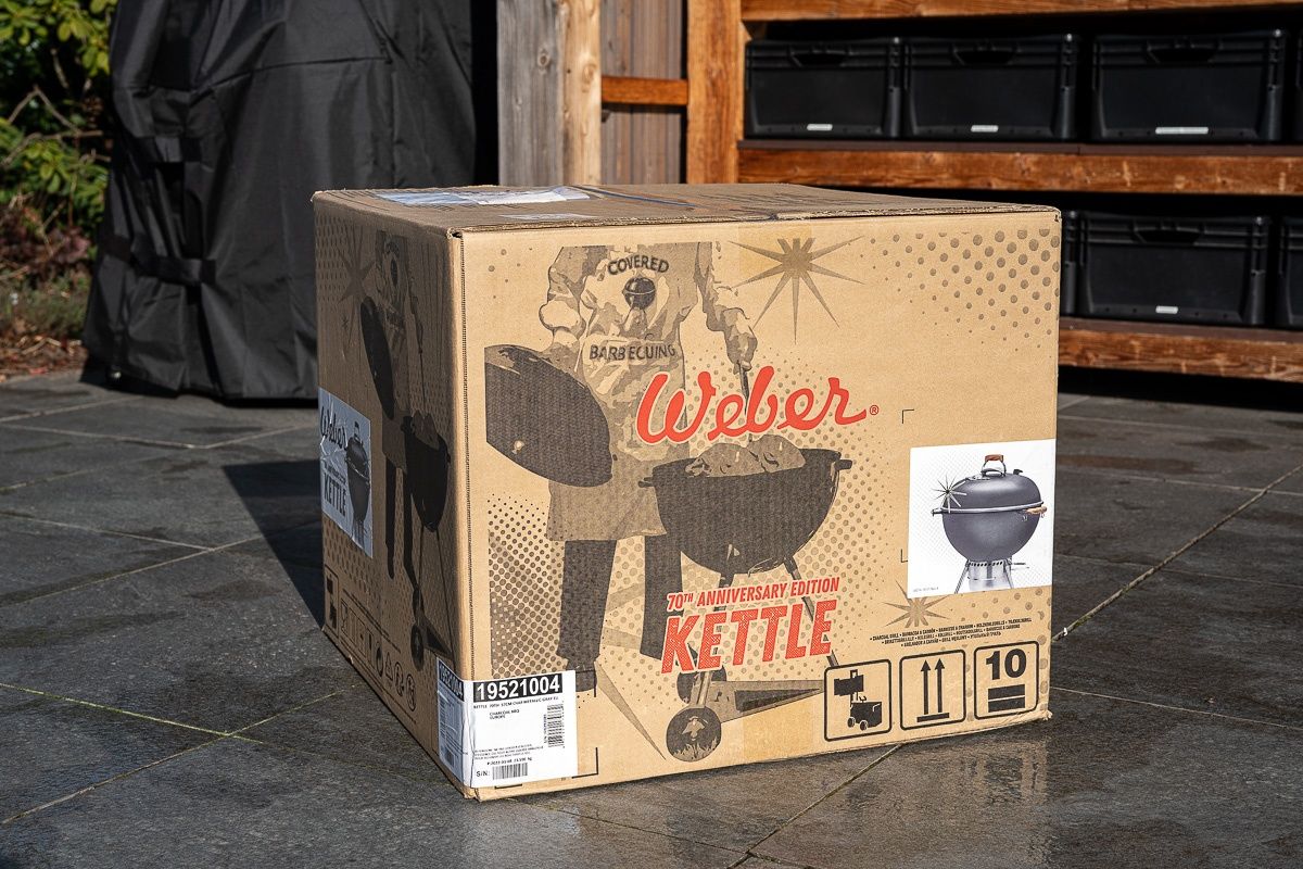 Churrasqueira Weber Kettle Edição 70 anos limitada.