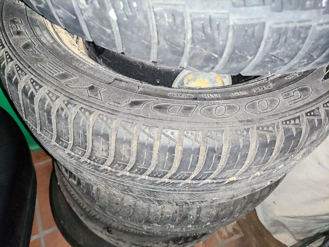 Jantes em ferro com pneus Goodyear 205, 55, R16 - Seat Alhambra