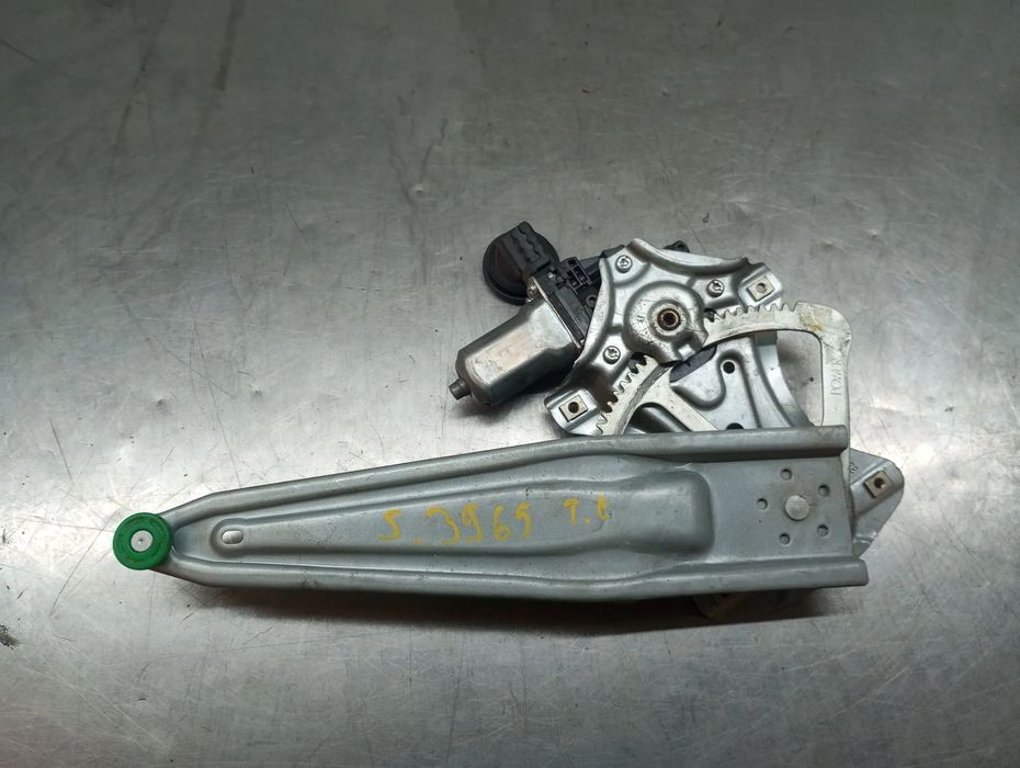 Elevador vidros trás esquerdo TOYOTA Yaris (_P13_)