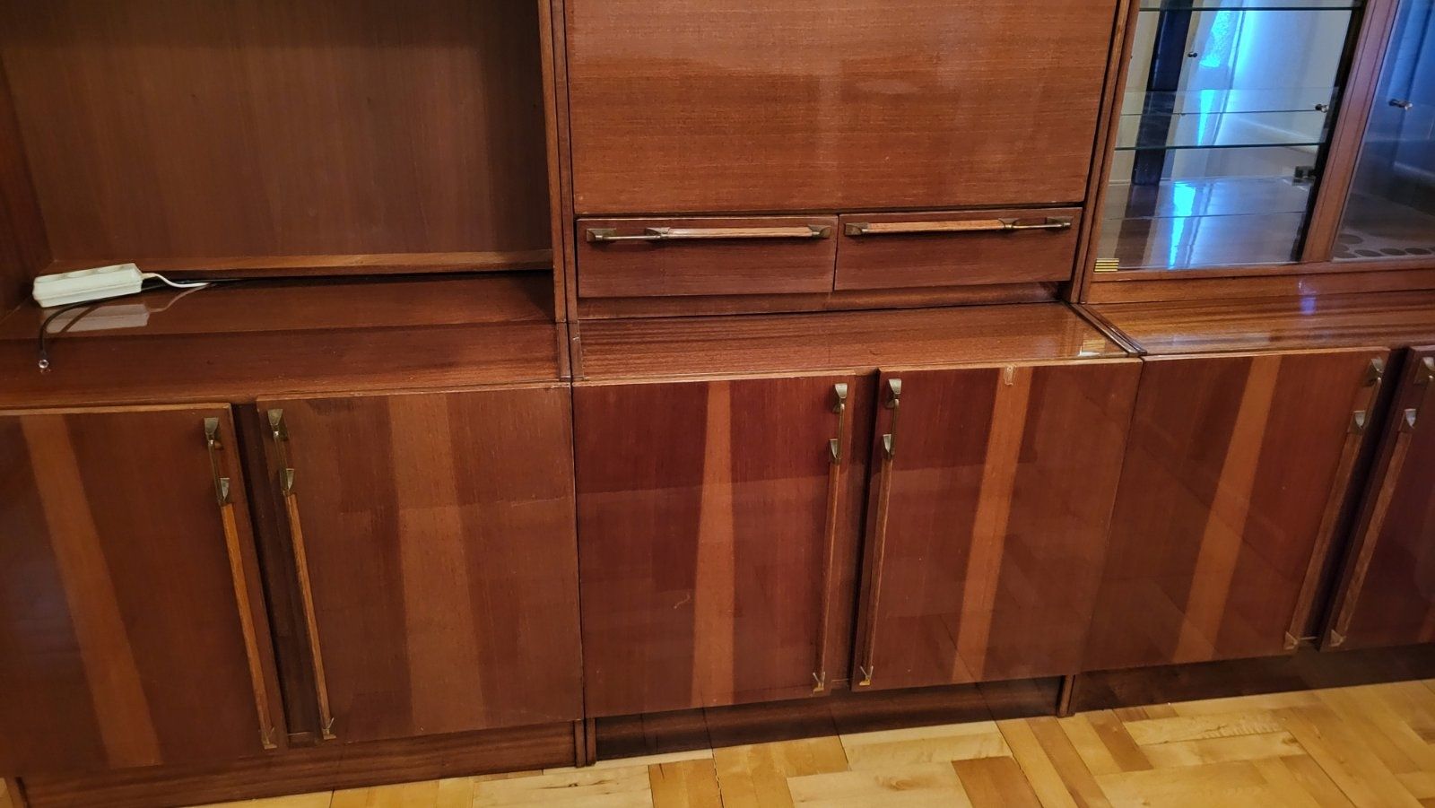 Продам стінку у вітальню
