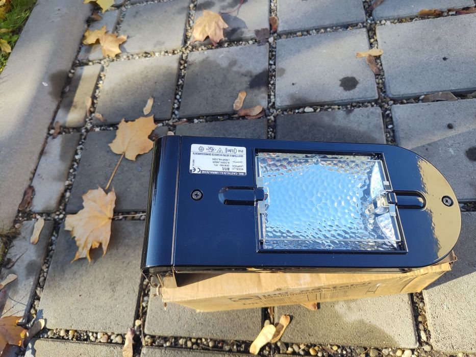 Lampa halogenowa zewnętrzna