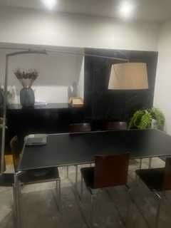 Candeeiro pé com base em mármore preto