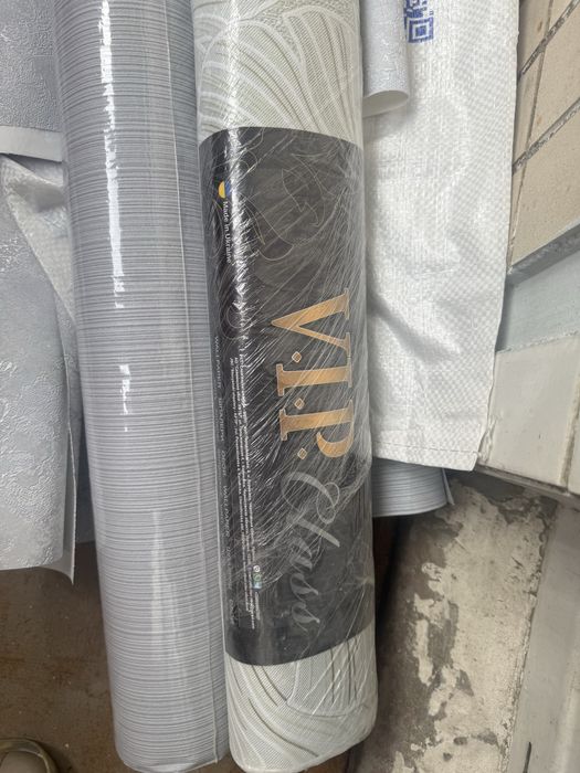 Обои метровые новые остатки от ремонта