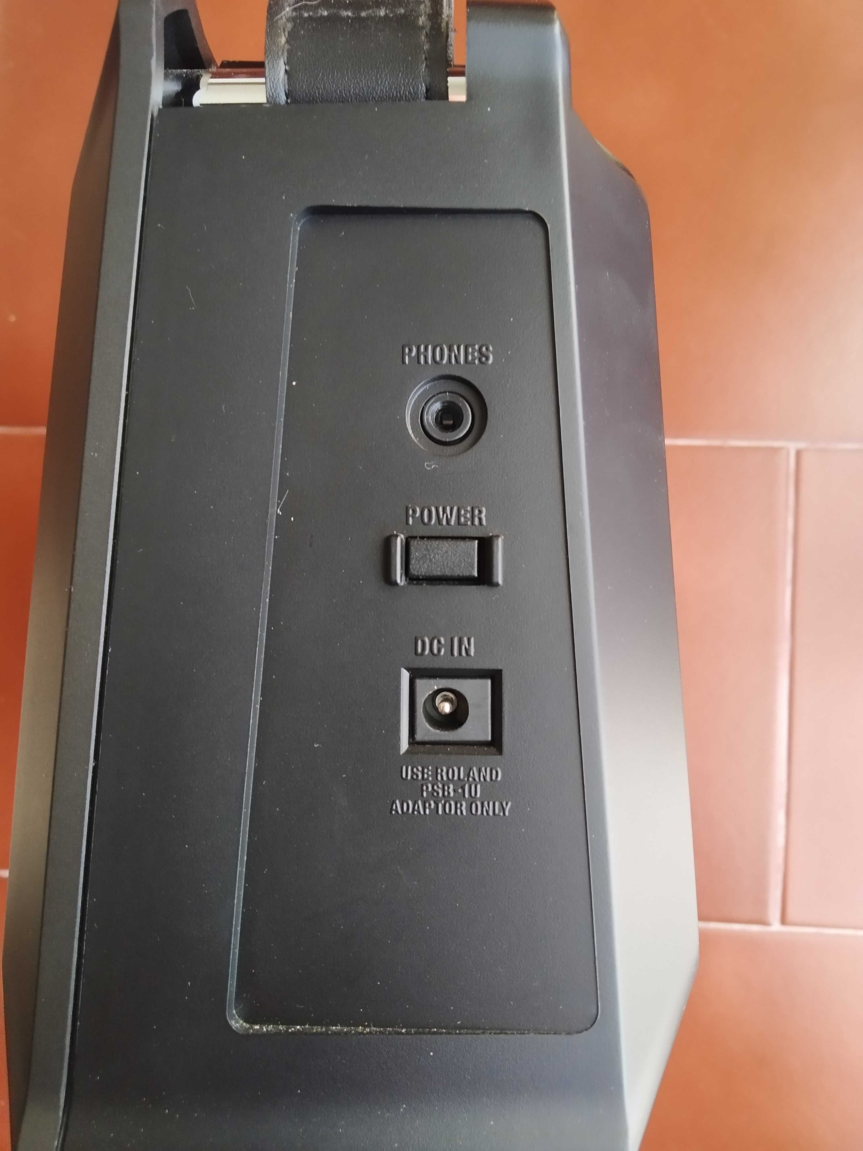 Coluna Roland MOBILE CUBE  Amplificada STEREO + Mixer