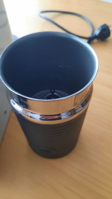 Ekspres kapsułkowy Nespresso U milk