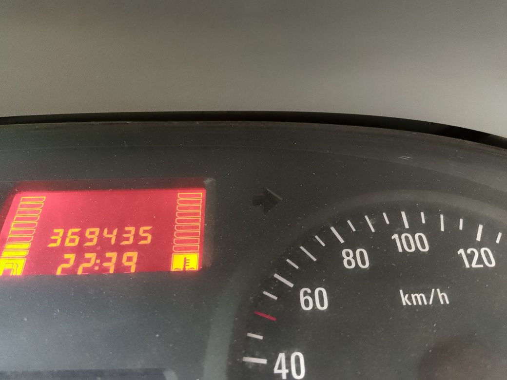 Авто Opel Movano