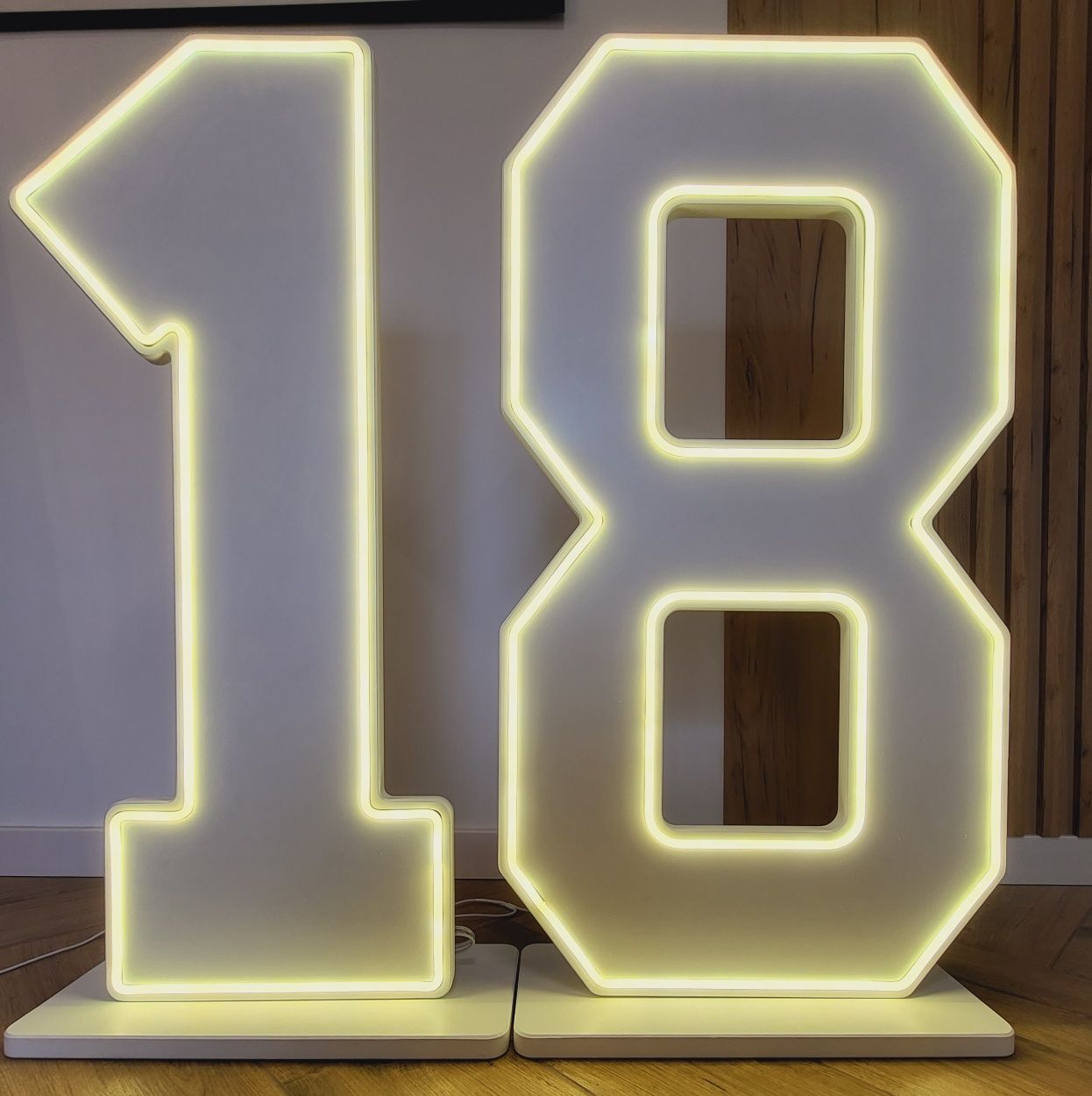 Cyfry LED 1, 8 lub 18