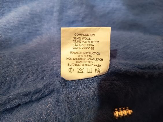 Ciepły płaszcz z kapturem