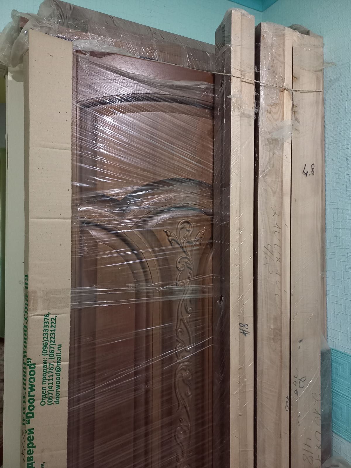 Продам нові заводські двері doorwood з різьбою. Матеріал ясен. 4 шт.